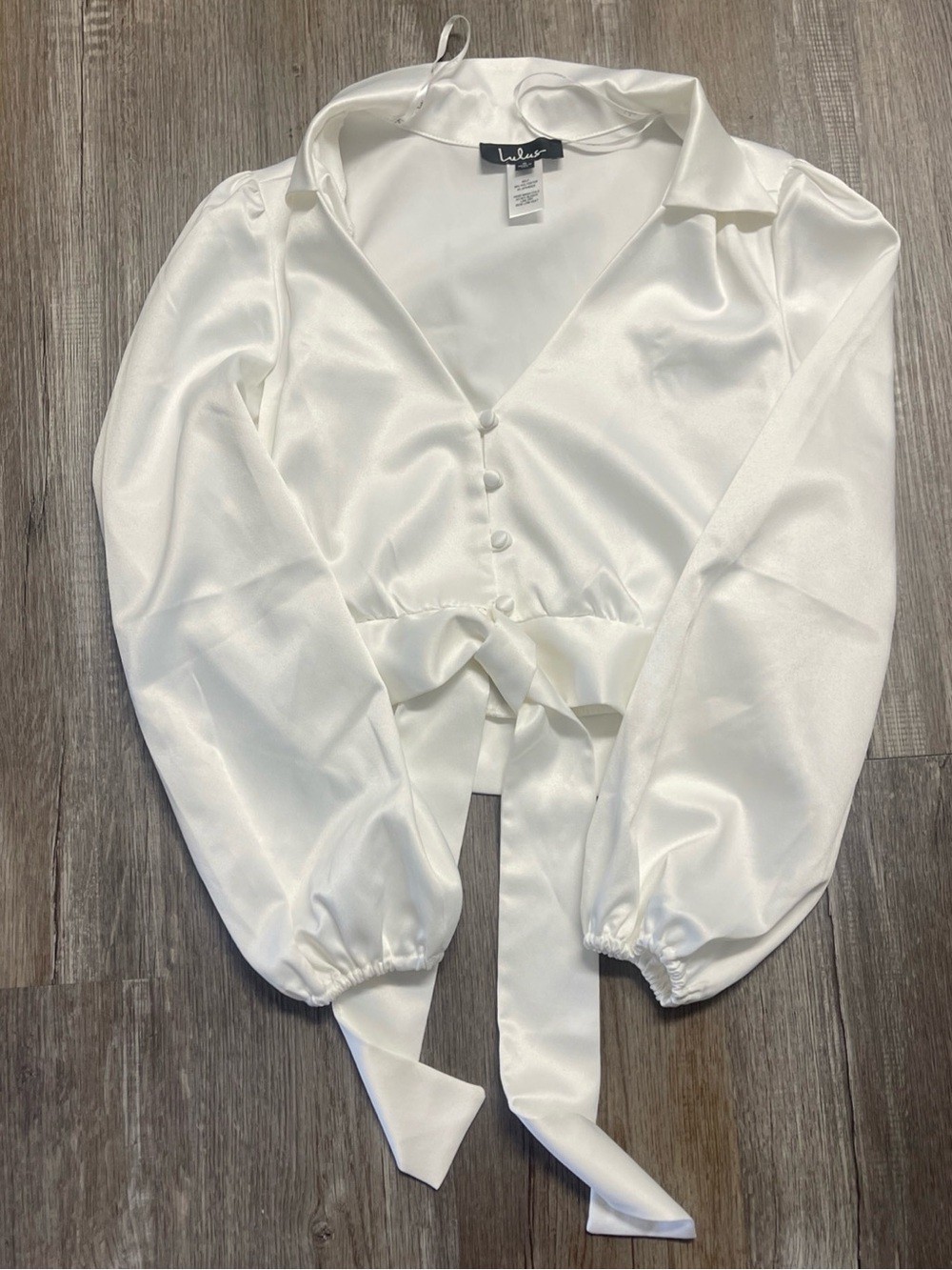 Lulu's Tie-Front V-Neck Long Sleeve Crop Blouse White Size Small
